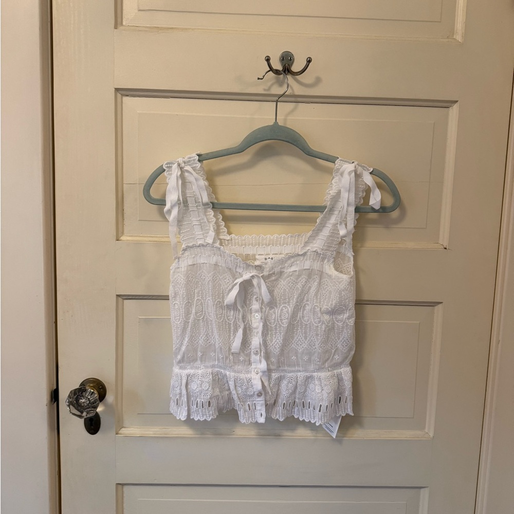 Doen White Eyelet Tie-Shoulder Tank